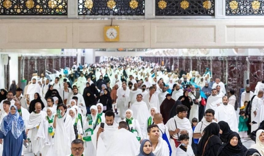 شؤون الحرمين تدعو القاصدات إلى الالتزام بالحجاب واستثمار الطاعات