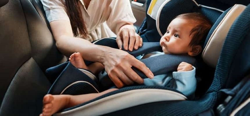 لجنة السلامة المرورية تشدد على حماية الأطفال داخل المركبات