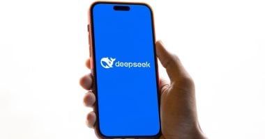 تكنولوجيا: ديب سيك تذهل OpenAI بتقنية ذكاء اصطناعى أقل تكلفة: مقارنة الأداء بين النماذج