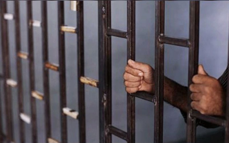 الامارات | سمح لصديقه باستخدام هاتفه.. فانتهى مصيره إلى السجن