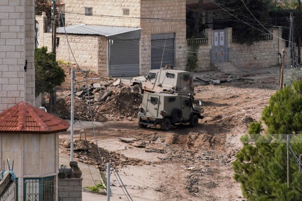وزير دفاع الاحتلال: سنبقى في جنين بعد انتهاء العملية العسكرية
