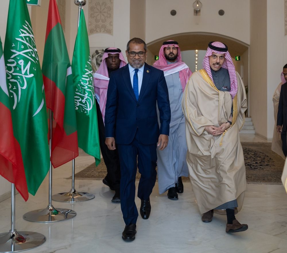 سمو وزير الخارجية يستقبل وزير خارجية المالديف