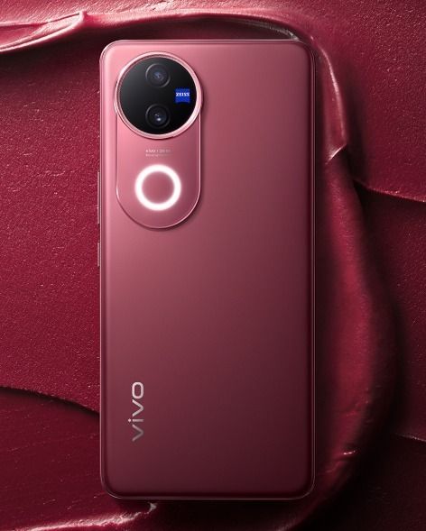 تكنولوجيا: تسريبات: Vivo V50 يظهر بلون أحمر وردي جديد