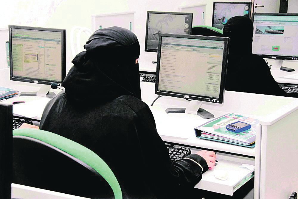 الأولوية للمؤهلات الأدنى.. تفاصيل برنامج "المصافحة الذهبية"
