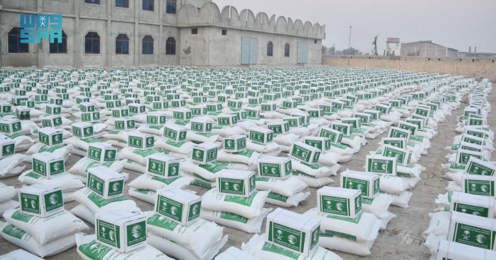 نهر الخير.. مركز الملك سلمان يوزع مساعدات غذائية في 3 دول