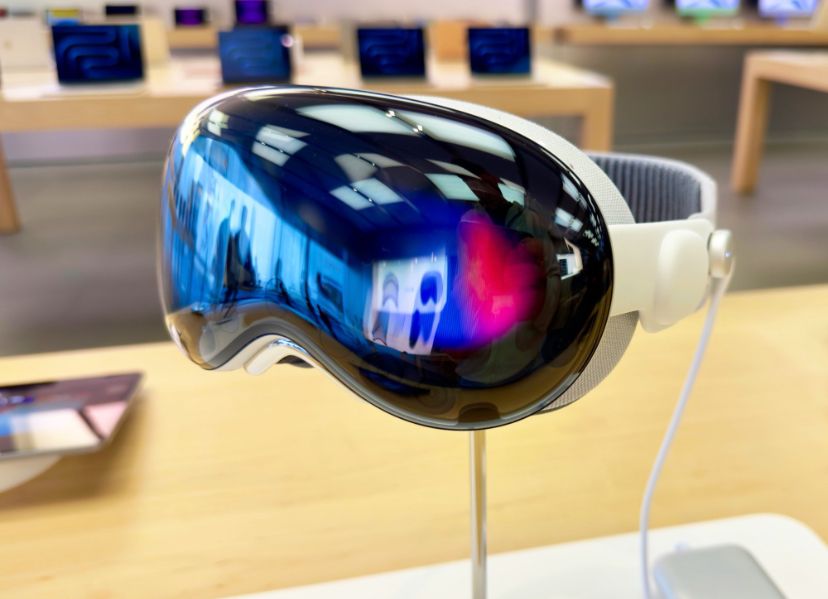 تكنولوجيا: بلومبرج: أبل تلغي نظارة AR خفيفة الوزن وتواصل تطوير Vision Pro 2