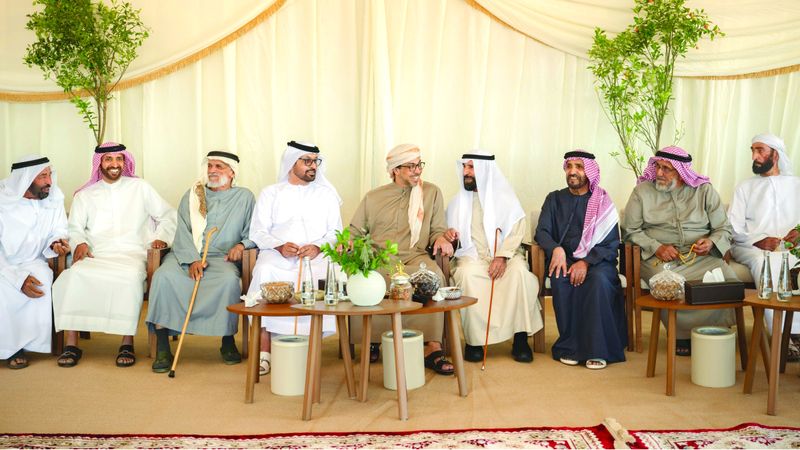 الامارات | منصور بن زايد يزور علي بن سعيد الكتبي