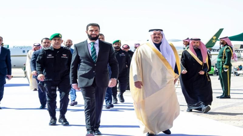 عاجل : شاهد بالفيديو...هذا ماحدث لحظة وصول الشرع الى الرياض