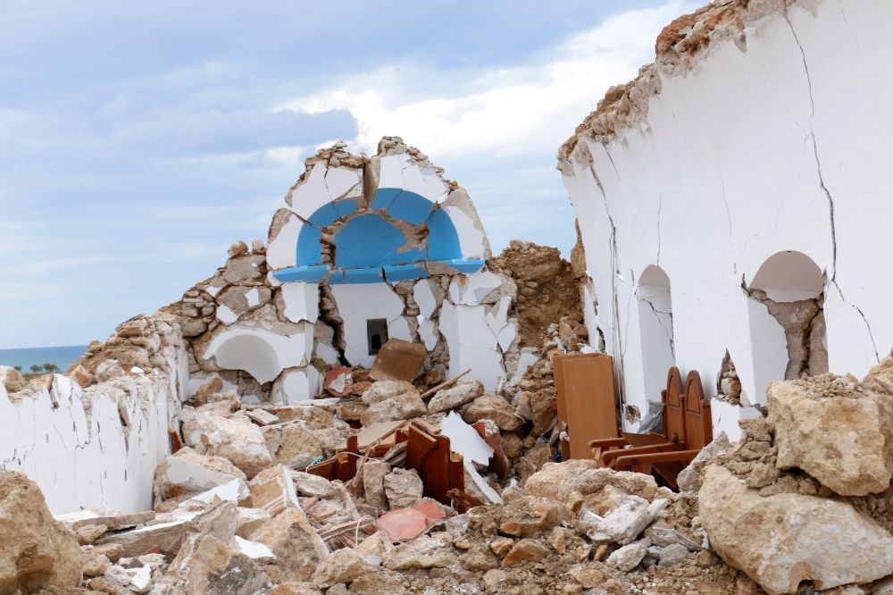 اليونان.. هزات أرضية مستمرة تدفع سكان جزيرة سانتوريني للمغادرة