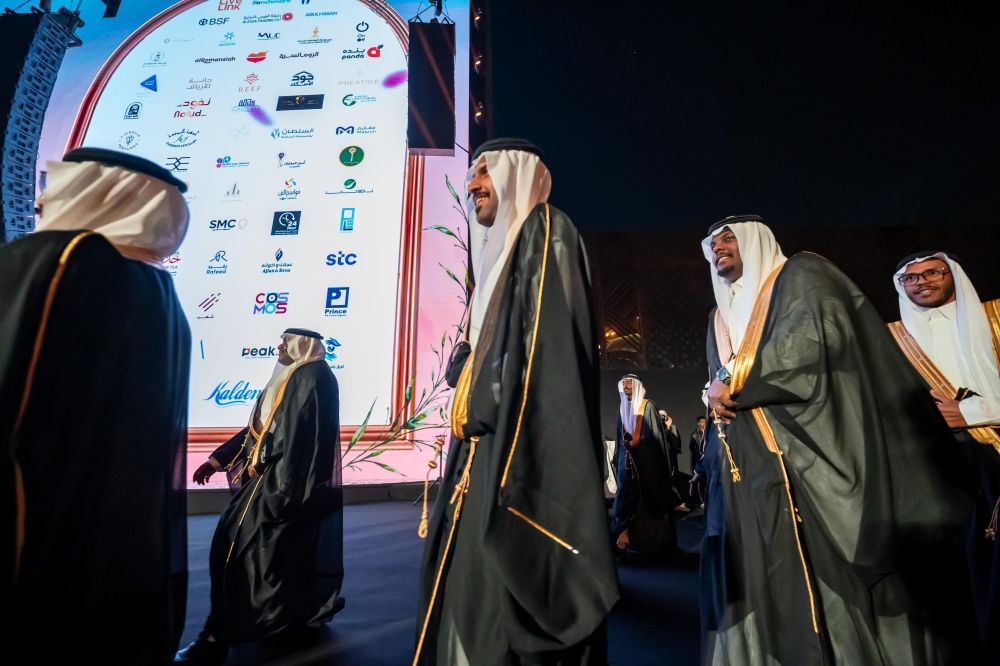 "موسم الرياض" يحتفي بـ300 عريس في "ليلة العمر" على مسرح أبو بكر سالم