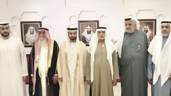 نهيان بن مبارك يحضر أفراح الحمادي والمري في أبوظبي