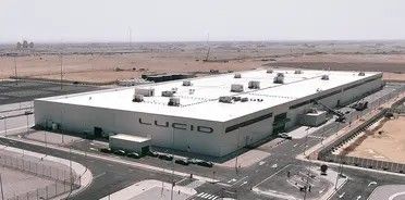الخليج اليوم .. ولي العهد السعودي يطلق مجمع الملك سلمان لصناعة السيارات