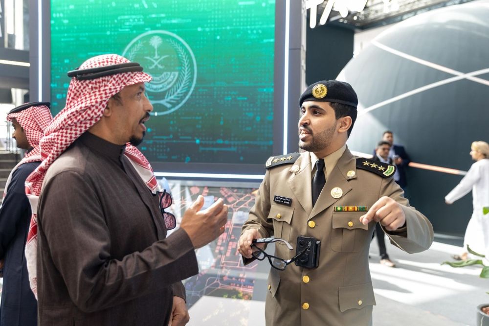 "الداخلية" تستعرض "النظارة الذكية" بمؤتمر ليب التقني 2025