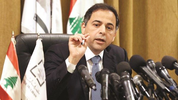 مصرف لبنان يعتزم وضع خطة عادلة لإعادة أموال المودعين