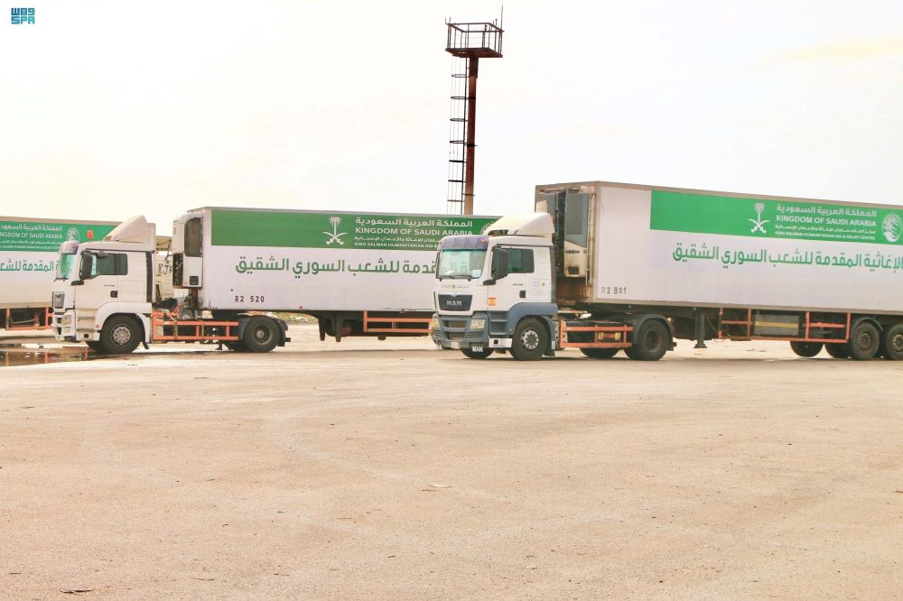 الجسر الإغاثي السعودي.. عبور 85 شاحنة بمواد غذائية وطبية للشعب السوري