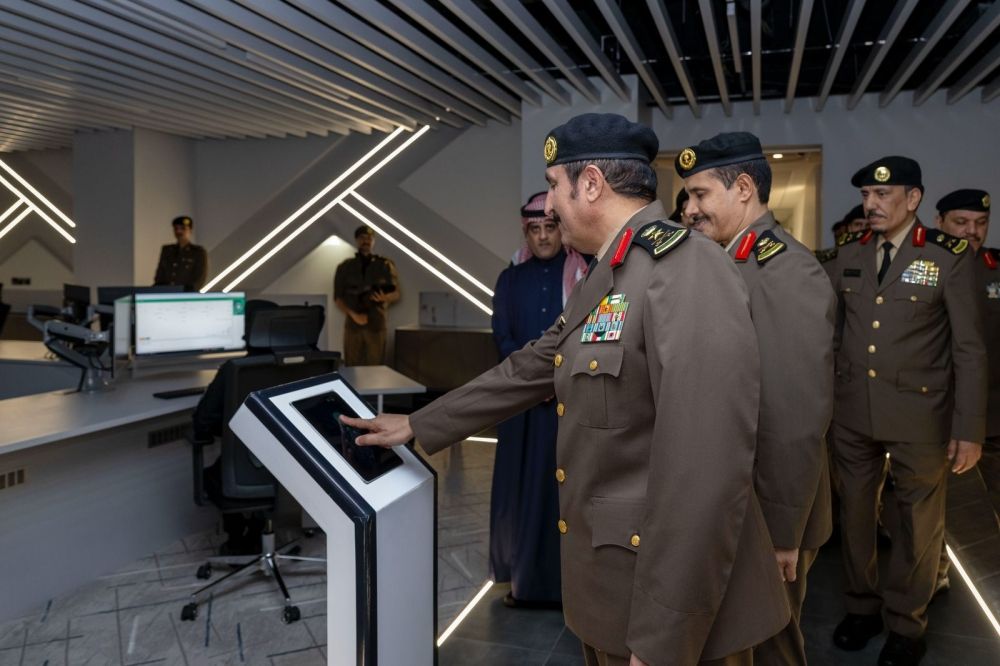 مدير الأمن العام يدشن مركز المراقبة الميداني بإدارة دوريات الأمن