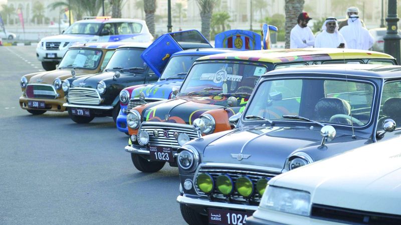 الامارات | شباب شغوفون بالسيارات القديمة: تعبّر عن شخصية مالكها