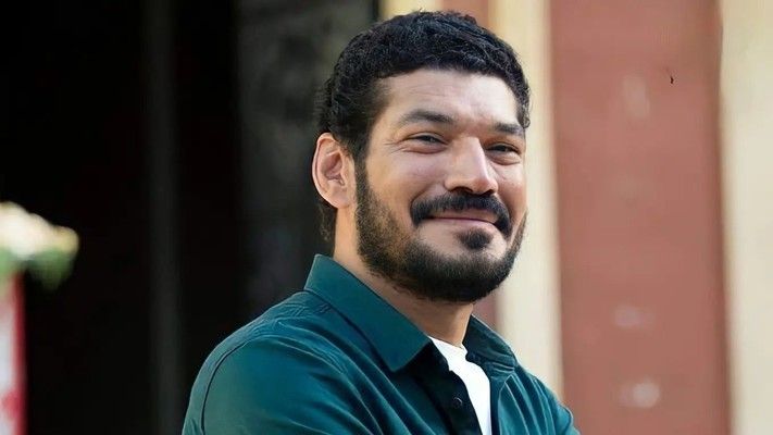 باسم سمرة يتعرض لإصابة في يده وهذه مستجدات حالته الصحية