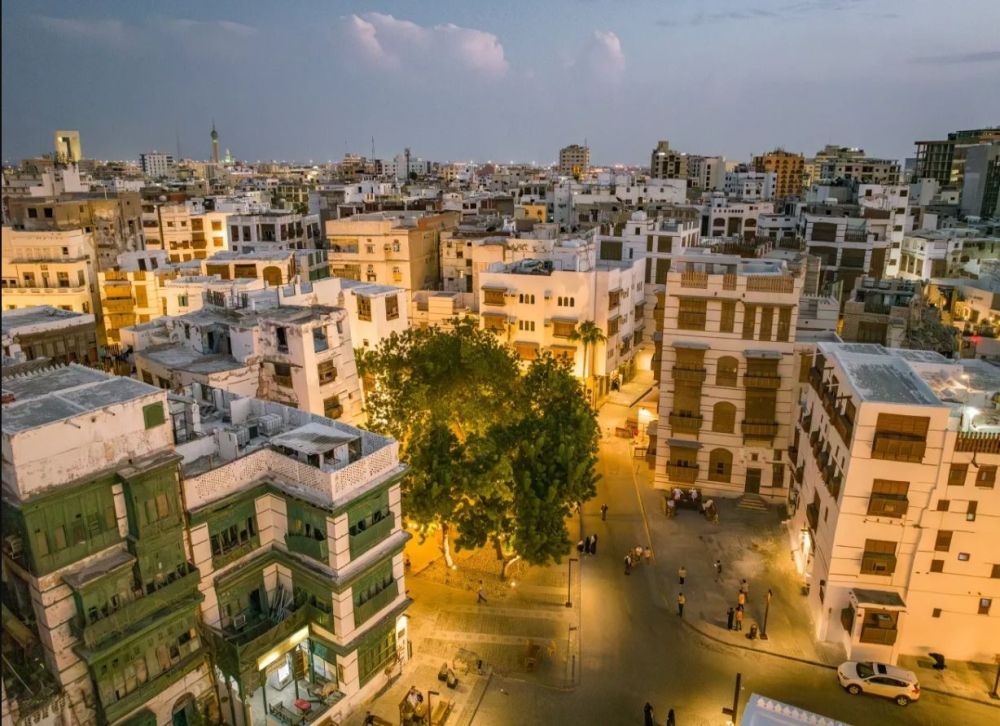 من الملعب إلى البلد التاريخية.. جدة بين الرياضة والتراث بيوم التأسيس 