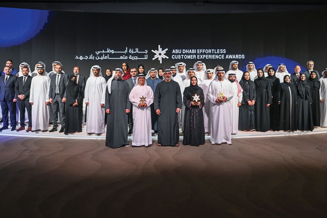 الامارات | خالد بن محمد بن زايد يكرِّم الفائزين بالدورة الأولى من "جائزة أبوظبي لتجربة متعاملين بلا جهد"