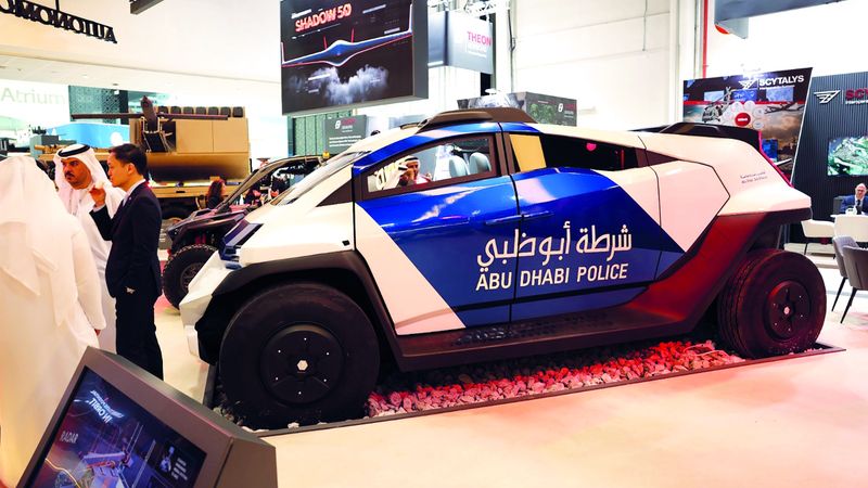 الامارات | «صقر» روبوت يحذر السائقين.. و«نمر» آلية عمليات خاصة بعيدة المدى