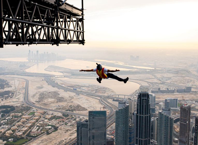 الامارات | "إكس دبي" تختتم فعالية "إكزت 139" مع تسجيل 437 قفزة من برج خليفة