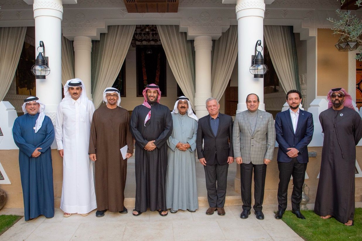 الامارات | رئيس الدولة يشارك في لقاء أخوي مع قادة مجلس التعاون والأردن ومصر في السعودية