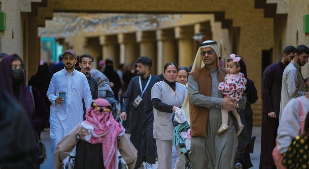 صور.. حي السفارات بالرياض يروي "حكاية مجد" في يوم التأسيس