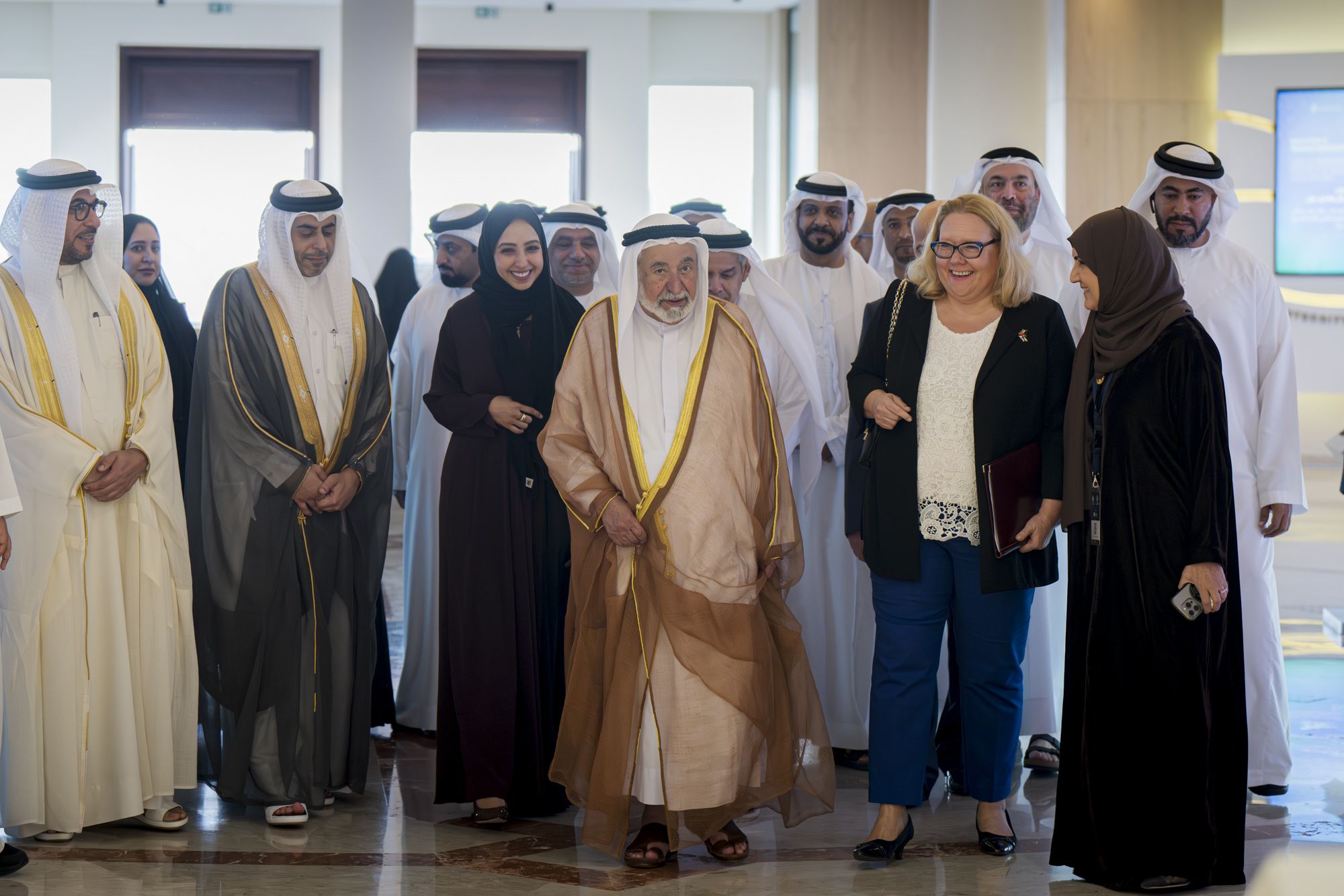 الامارات | سلطان القاسمي يشهد افتتاح قمة الشارقة الدولية لتطوير التعليم