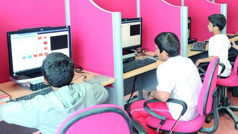الامارات | مدارس تستحدث استراتيجيات «سلامة رقمية» لتعزيز الوعي السيبراني