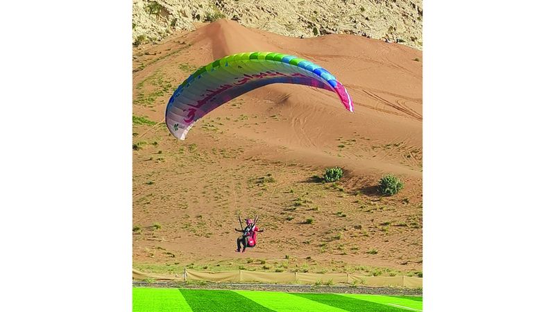الامارات | فريق بيلاروسي يظفر ببطولة الشارقة للطيران الشراعي