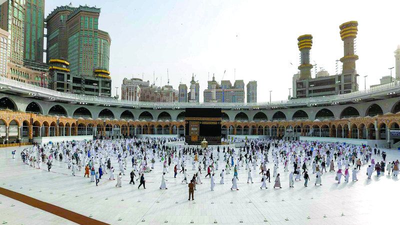 الامارات | %10 ارتفاعاً في أسعار عمرة رمضان..  و30 ألف درهم لـ«العشـــــر الأواخر»    