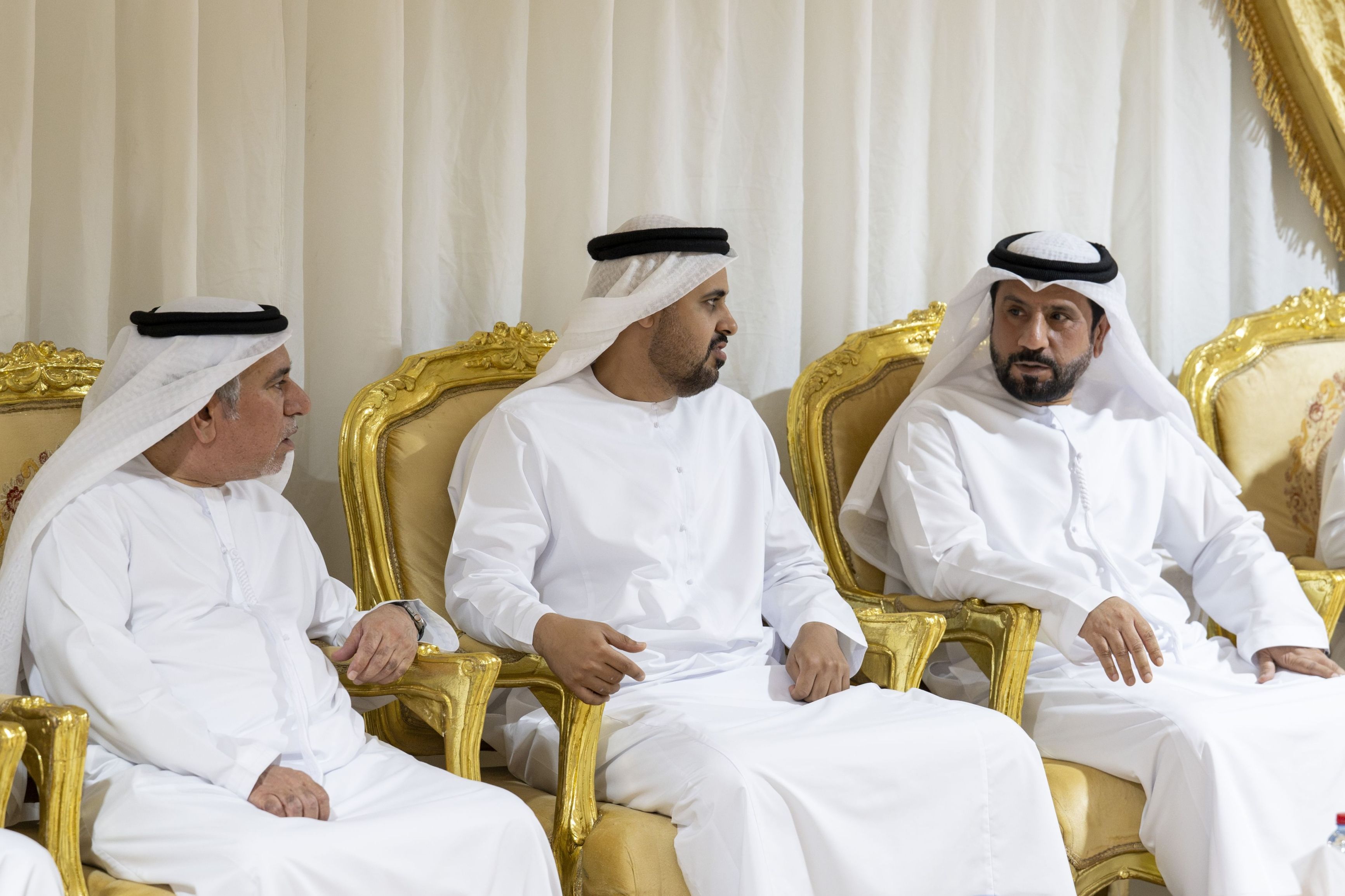 الامارات | ذياب بن محمد بن زايد يقدّم واجب العزاء بوفاة والدة الشهيد ناصر علي البلوشي