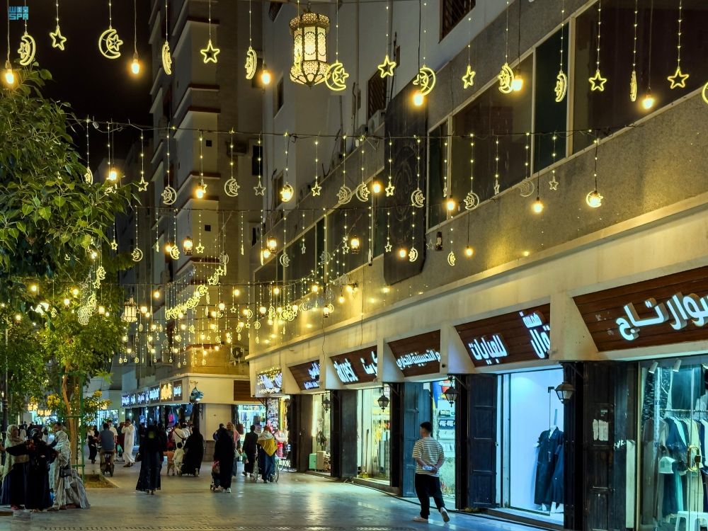 وسط أجواء روحانية.. وفرة في السلع بأسواق المدينة المنورة قبل رمضان