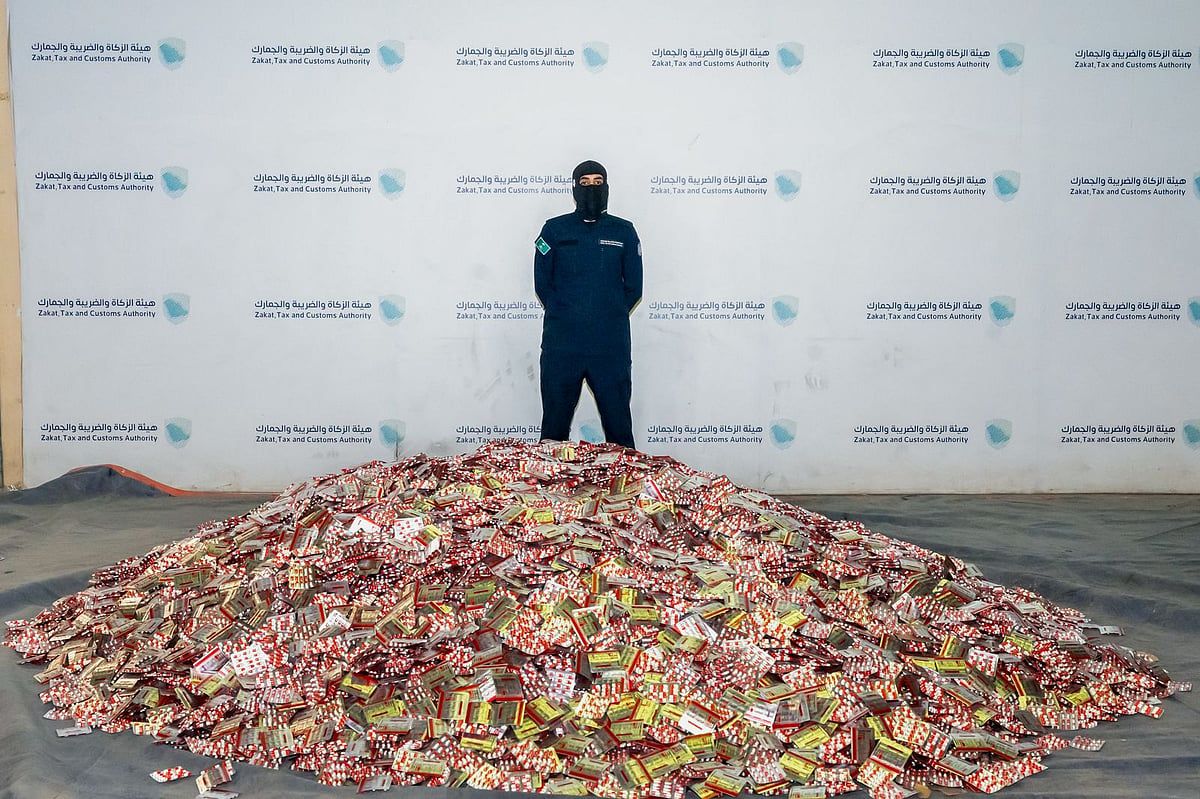 ضربة أمنية قوية… إحباط تهريب أكثر من 520 ألف حبة خاضعة للرقابة الطبية في ميناء الملك عبدالعزيز ومنفذ الوديعة