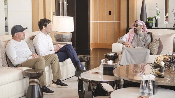 طحنون بن زايد: تطوير التقنيات والحلول المبتكرة