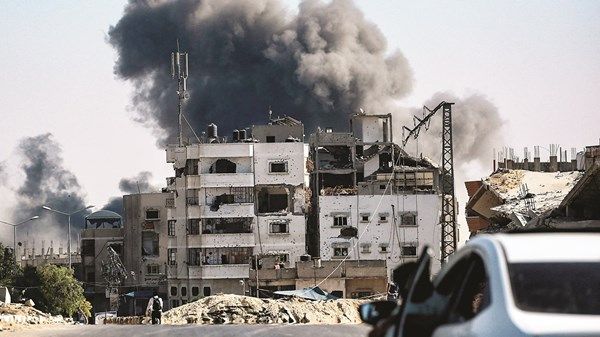 الجيش الإسرائيلي يقصف زورقاً قبالة سواحل خان يونس