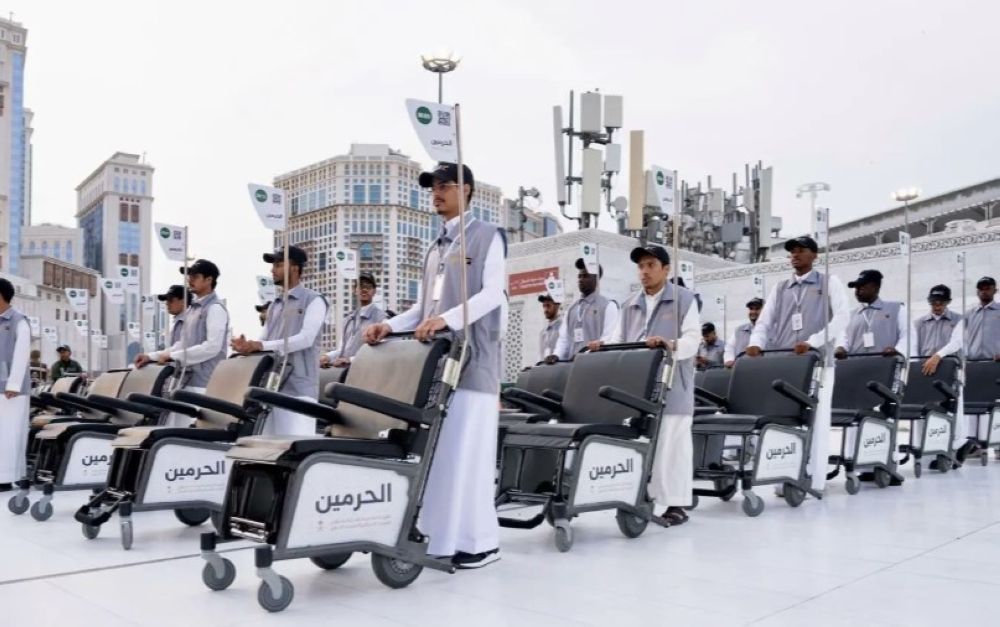 صور.. 400 عربة كهربائية واستحداث أخرى يدوية في المسجد الحرام