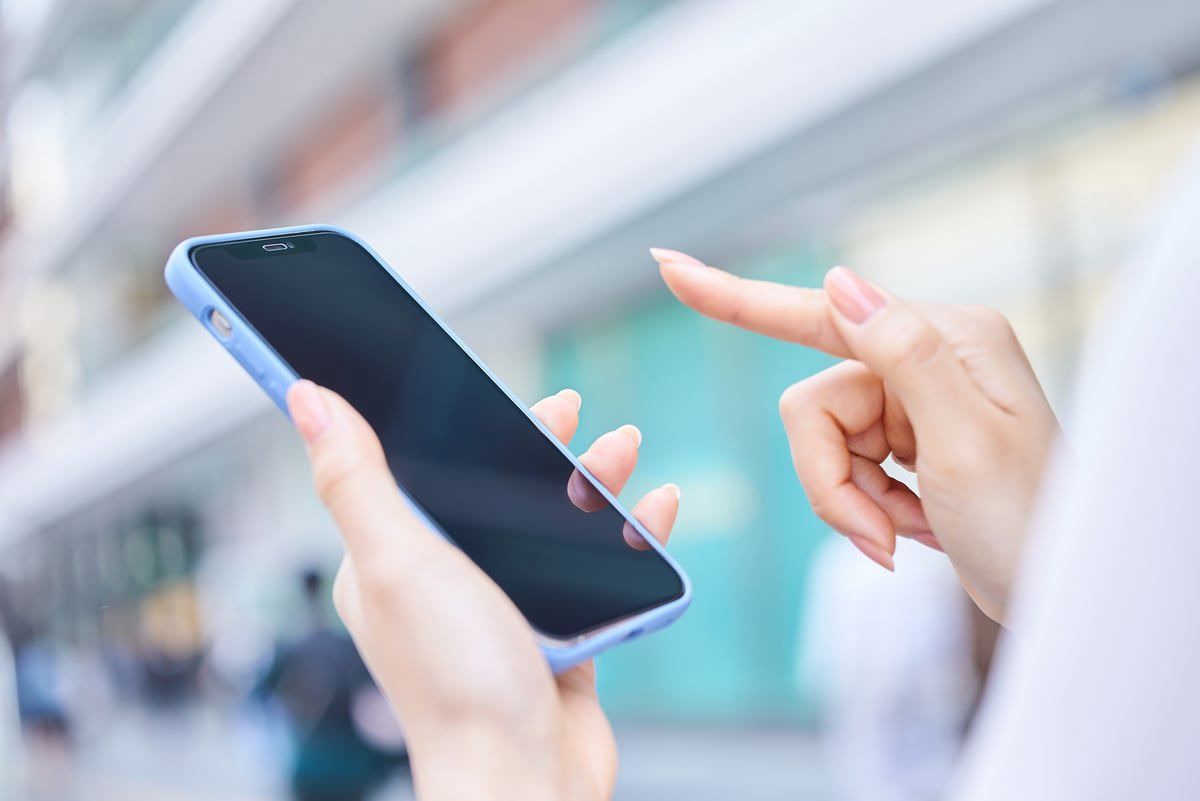 الامارات | دراسة: هذا ما يحدث لدماغك عند الابتعاد عن الهاتف لمدة 3 أيام فقط