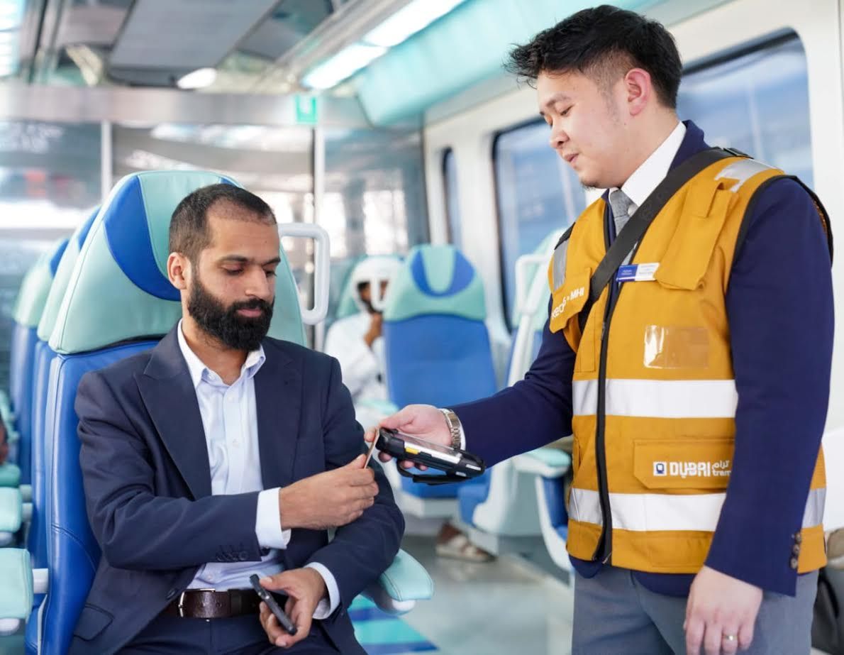 الامارات | "طرق دبي" تطوّر نظاماً متكاملاً لضبط وتحسين تجربة الركاب في محطات المترو والترام