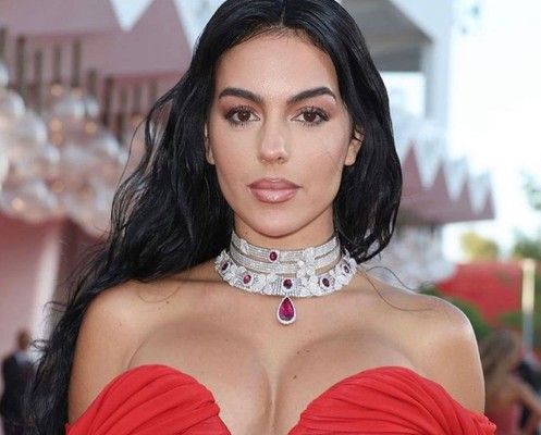 هذه حقيقة إرتداء جورجينا رودريغيز الحجاب في شهر رمضان