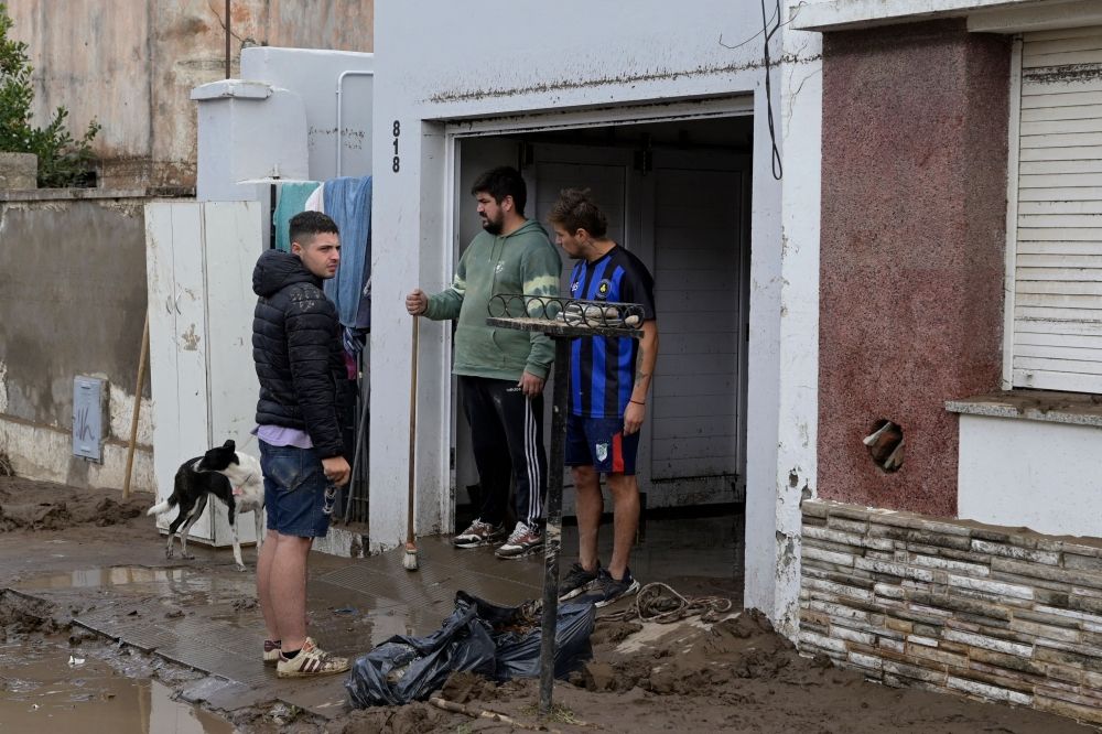 المدينة أصبحت مدمرة.. 13 قتيلا جراء الأمطار الغزيرة في الأرجنتين