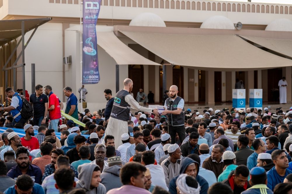الامارات | "دبي الخيرية" توزع 336 ألف وجبة إفطار داخل الدولة وخارجها في 10 أيام