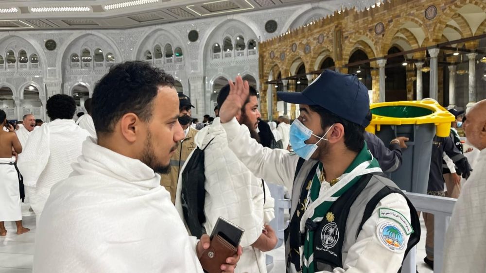 11,800 ساعة تطوعية للكشافة في الحرم المكي خلال رمضان