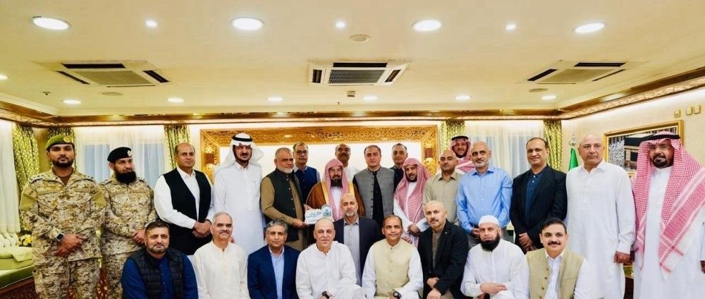 السديس لوفد عسكري باكستاني: نشر التسامح ونبذ التطرف مسؤولية جماعية