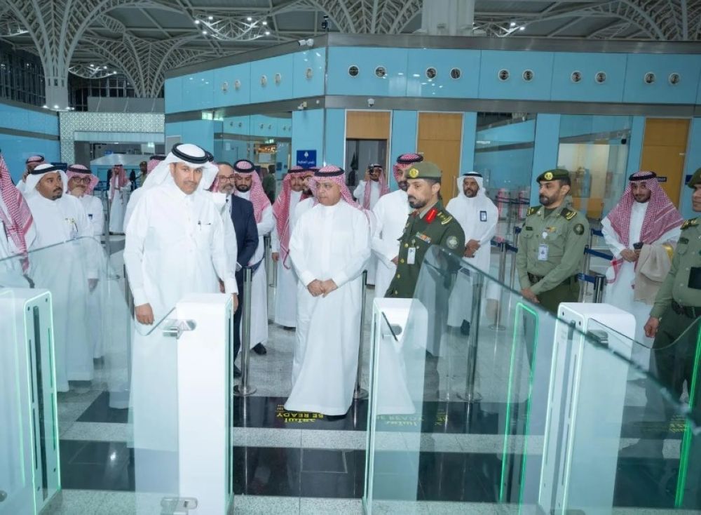وزير النقل يوجه بتكثيف الجهود لتسهيل حركة الزوار والمسافرين
