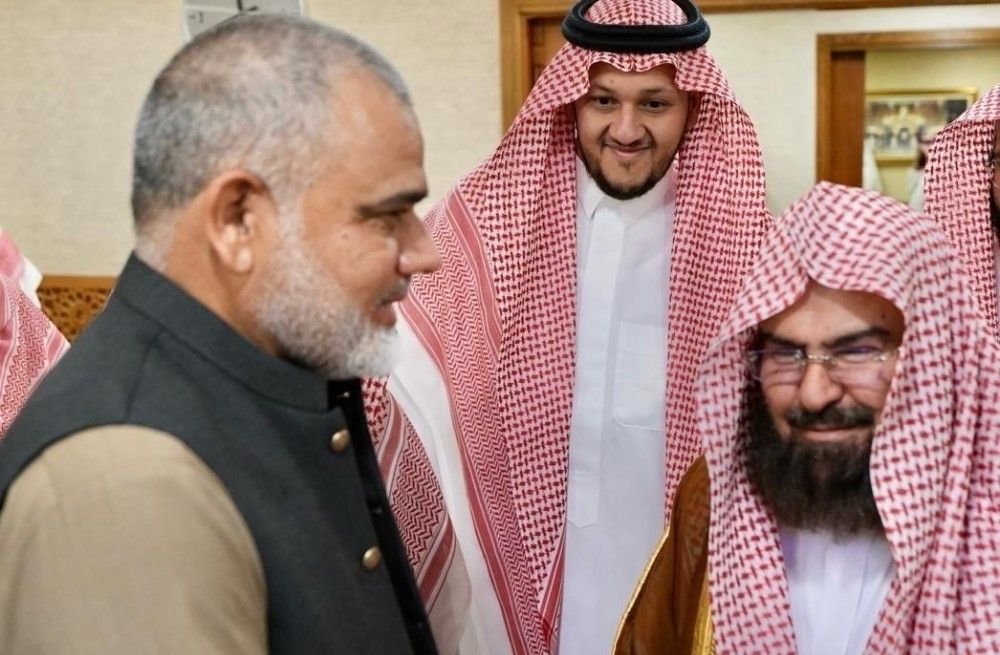 السديس لوفد عسكري باكستاني: نشر التسامح ونبذ التطرف مسؤولية جماعية