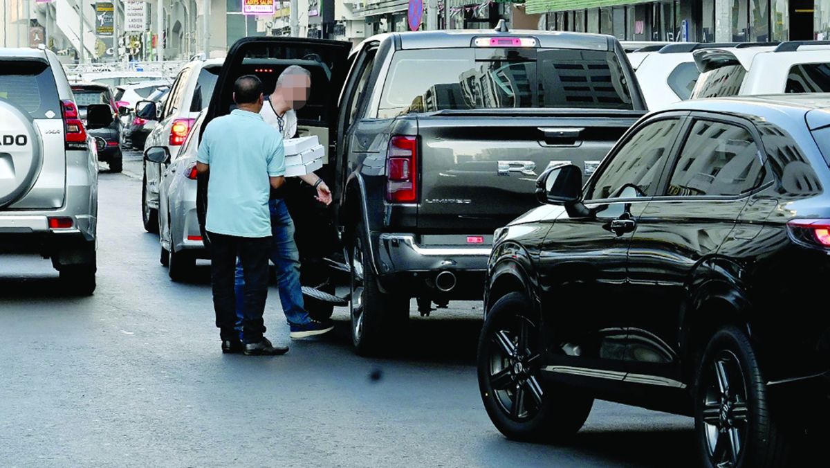 الامارات | مشتريات «60 دقيقة» قبل الإفطار تربك «المرور» في مناطق التسوّق