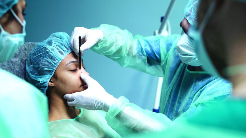 الامارات | عمليات تجميل تستبدل «الوجه الحسن» بملامح مصطنعة ومتشابهة
