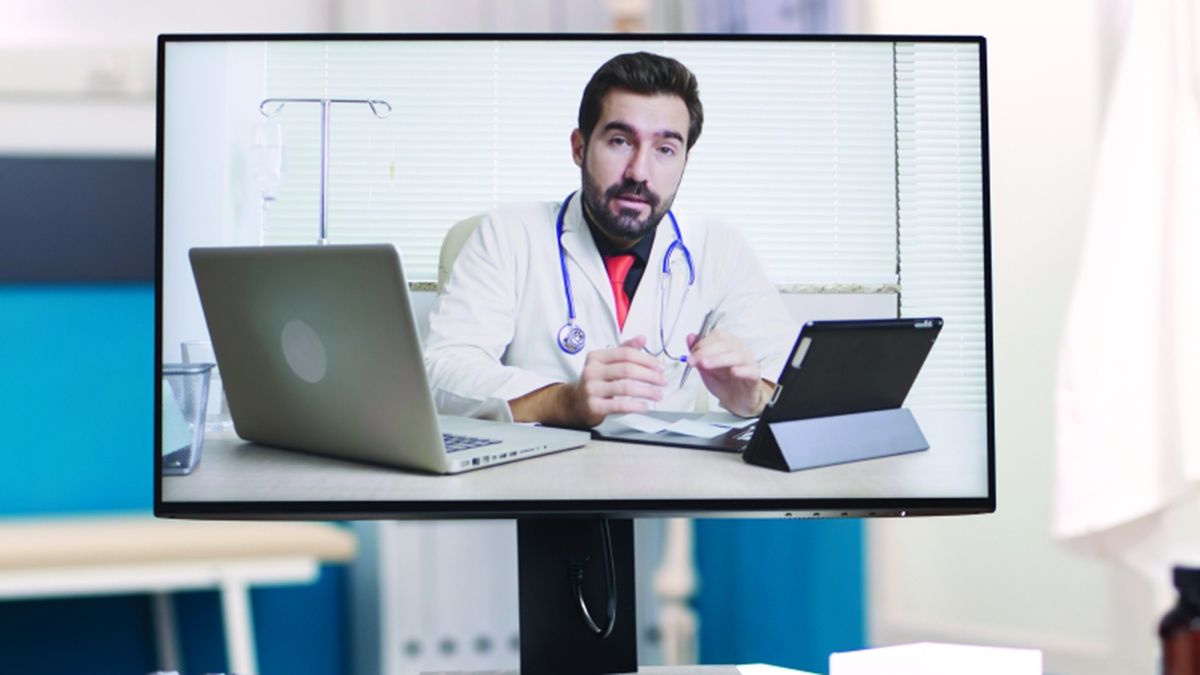 الامارات | الاستشارة الطبية «أونلاين» مساعدة «محفوفة بالمخاطر» تحكمها مسؤولية قانونية